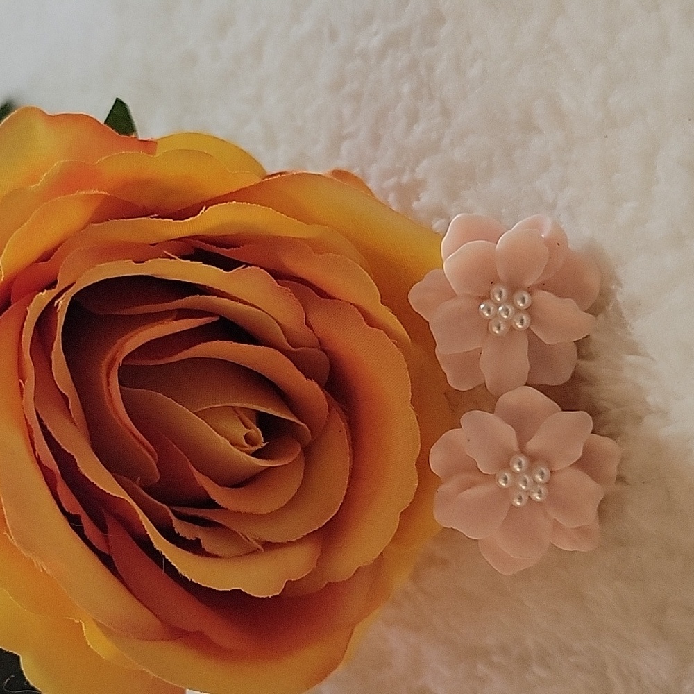 FASHION PINK FLOWER 🌸  EARRINGS WITH FAUX PEARL